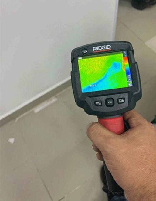 Detección de fugas de agua con geófono y cámara termográfica sin obras en Bilbao.