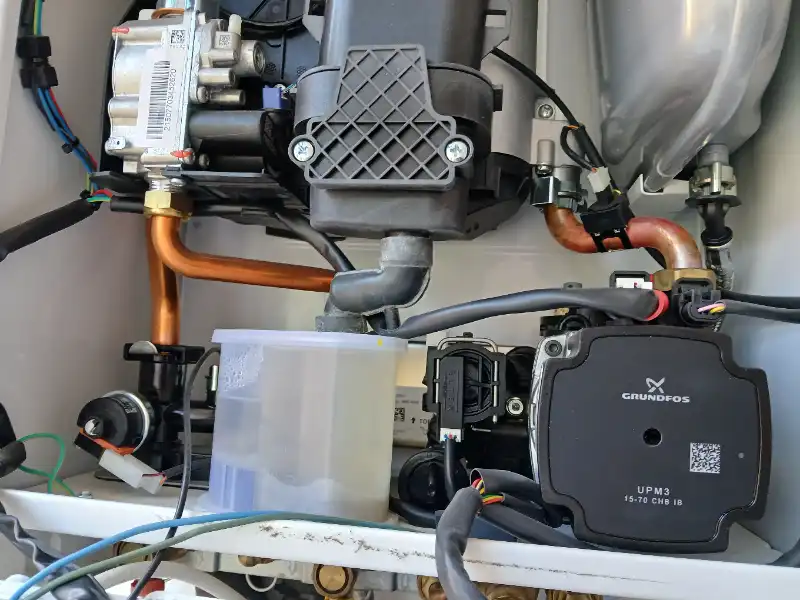 Instalación de caldera de gas y servicio técnico de fontanería en Indautxu Bilbao.