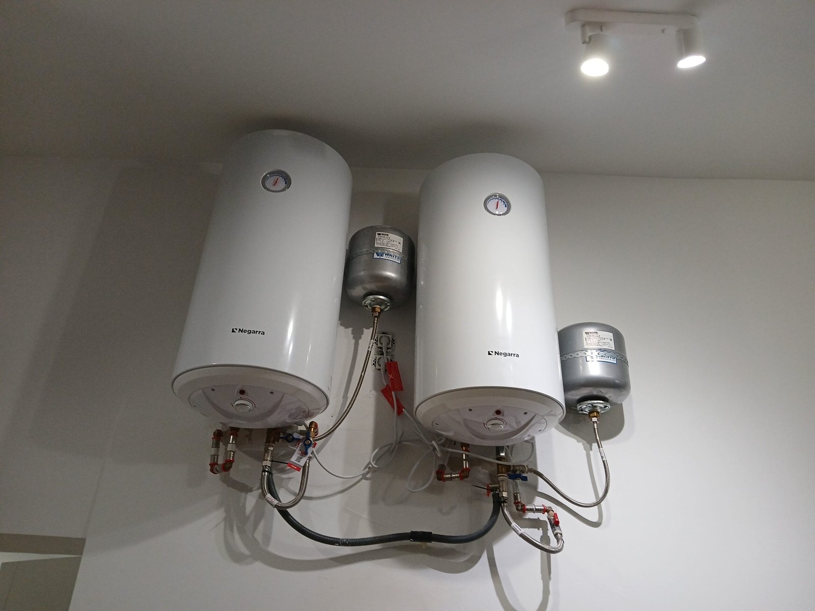 Fontanería San Juan Bilbao: Instalación y reparación de termos eléctricos urgentes.