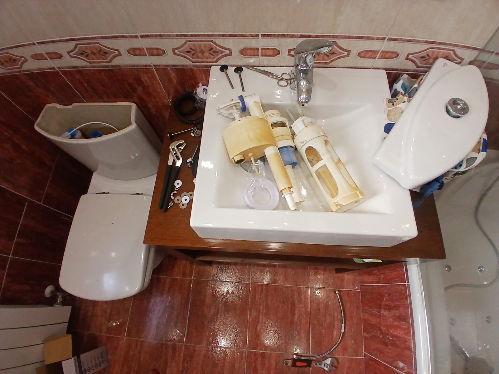 Sustitución e instalación de inodoros en Bilbao. fontanería san juan.